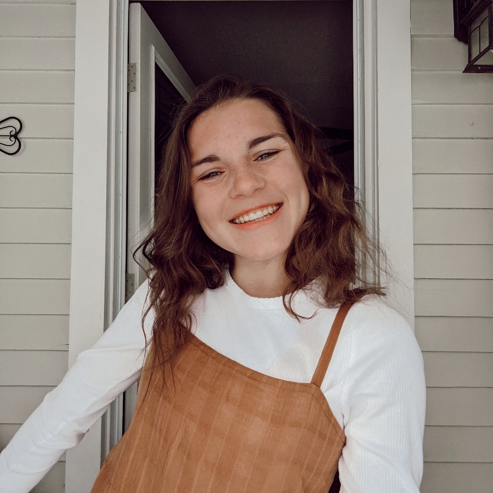 Meet your Posher, Ava